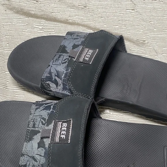 Reef Black and Gray Patterned Slide Sandals - Picture 2 of 3